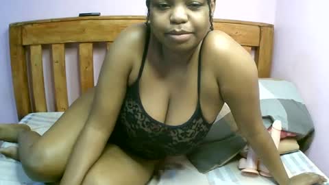 Snapshot of zariamonet chatting on 06-25-26, 08:02 zariamonet online show from 06-25-26, 08:02