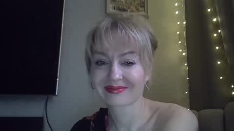 Snapshot of zarinaswift chatting on 01-19-26, 04:27 Zarina Swift online show from 01-19-26, 04:27
