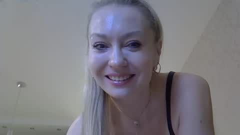 Snapshot of zarinaswift chatting on 02-18-26, 04:52 Zarina Swift online show from 02-18-26, 04:52