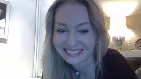 Snapshot of zarinaswift chatting on 04-24-26, 04:48 Zarina Swift online show from 04-24-26, 04:48