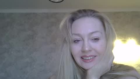 Snapshot of zarinaswift chatting on 05-07-26, 05:35 Zarina Swift online show from 05-07-26, 05:35