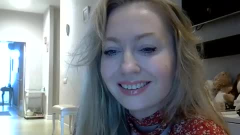 Snapshot of zarinaswift chatting on 05-30-26, 06:43 Zarina Swift online show from 05-30-26, 06:43