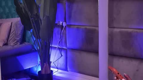 Mira online show from 11-10-25, 04:44