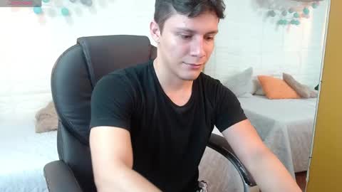 Snapshot of zayn_clausen chatting on 04-18-26, 05:50 zayn_clausen online show from 04-18-26, 05:50