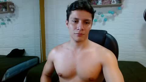 Snapshot of zayn_clausen chatting on 05-11-26, 05:32 zayn_clausen online show from 05-11-26, 05:32