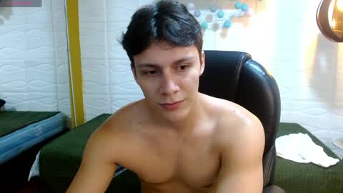 Snapshot of zayn_clausen chatting on 05-12-26, 05:54 zayn_clausen online show from 05-12-26, 05:54