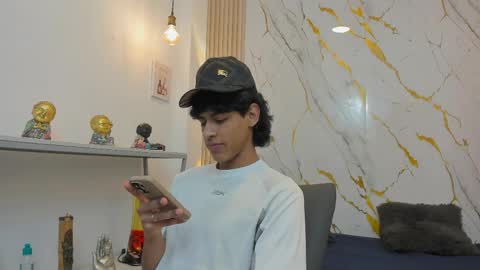 Zayn online show from 04-06-26, 07:37