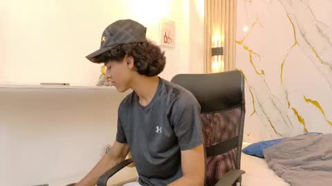Snapshot of zayn_fox32 chatting on 06-06-26, 06:56 Zayn online show from 06-06-26, 06:56