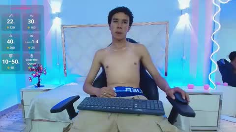 Snapshot of zayn_tay chatting on 01-08-26, 08:33 zayn_tay online show from 01-08-26, 08:33