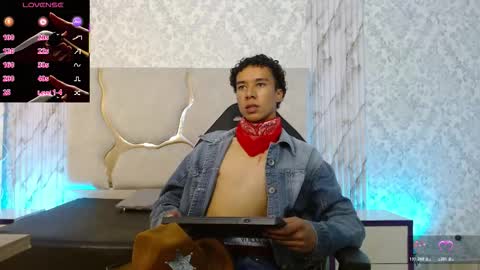 Snapshot of zayn_tay chatting on 01-12-26, 07:19 zayn_tay online show from 01-12-26, 07:19