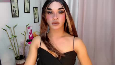 Snapshot of zaynelustts chatting on 12-03-25, 11:19 zaynelustts online show from 12-03-25, 11:19