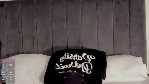 Hii im Zay.                 I save money for education. PVT Open. online show from 11-28-25, 05:54