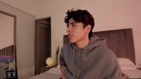 Hii im Zay.                 I save money for education. PVT Open. online show from 11-30-25, 06:17