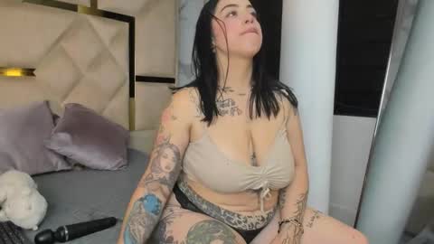 Snapshot of zayrastorm chatting on 04-30-26, 03:40 Zayra online show from 04-30-26, 03:40