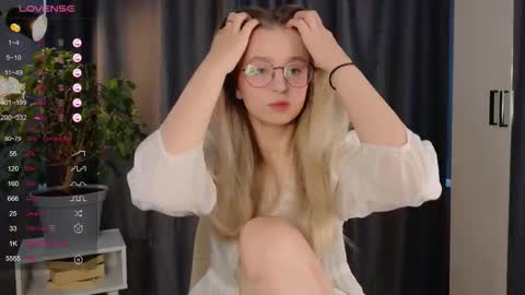 Avi online show from 09-15-25, 01:22