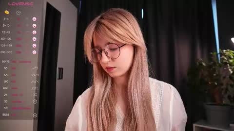 Avi online show from 10-22-25, 01:55