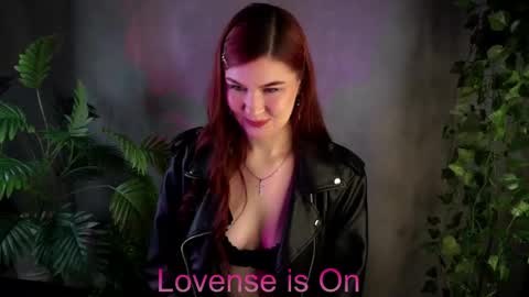 Emilia online show from 04-28-26, 12:43