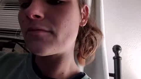 Snapshot of zellelajay2009 chatting on 02-11-25, 03:50 KENDAL Kaylee online show from 02-11-25, 03:50