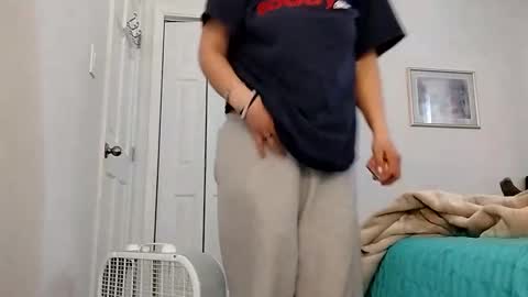 Snapshot of zellelajay2009 chatting on 02-11-25, 06:01 KENDAL Kaylee online show from 02-11-25, 06:01