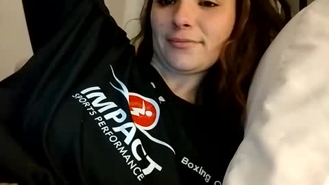 Snapshot of zellelajay2009 chatting on 02-13-25, 04:43 KENDAL Kaylee online show from 02-13-25, 04:43