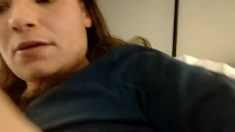 Snapshot of zellelajay2009 chatting on 02-16-25, 08:43 KENDAL Kaylee online show from 02-16-25, 08:43