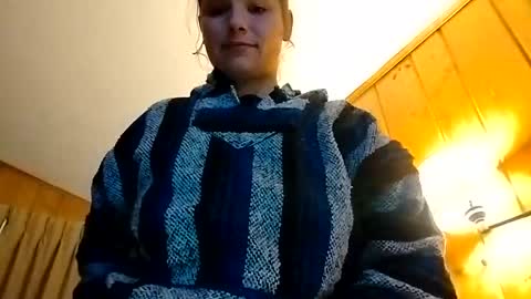 Snapshot of zellelajay2009 chatting on 02-22-25, 02:17 KENDAL Kaylee online show from 02-22-25, 02:17