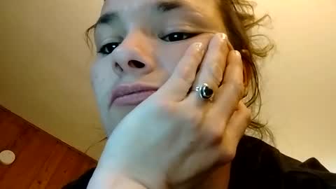 Snapshot of zellelajay2009 chatting on 02-26-25, 06:21 KENDAL Kaylee online show from 02-26-25, 06:21