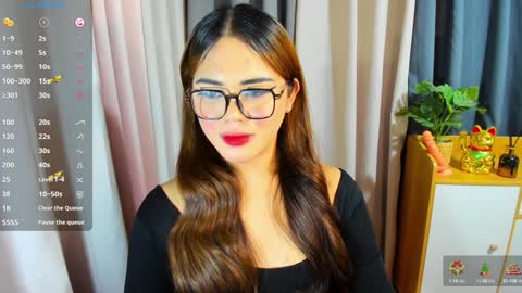 Zendaya online show from 12-16-24, 04:23