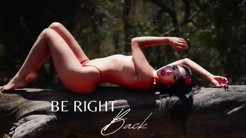 Zendaya online show from 03-12-25, 01:03