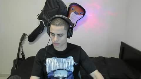 Snapshot of zenhzu chatting on 12-31-24, 11:39 zenzhu online show from 12-31-24, 11:39