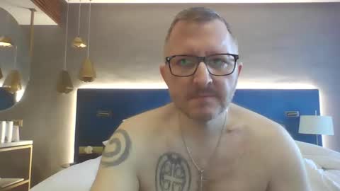 Snapshot of zenlem chatting on 05-06-26, 06:19 zenlem online show from 05-06-26, 06:19
