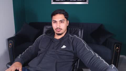 Snapshot of zenobaro chatting on 01-22-25, 10:40 zenobaro online show from 01-22-25, 10:40