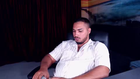 Snapshot of zenobaro chatting on 09-20-25, 08:10 zenobaro online show from 09-20-25, 08:10