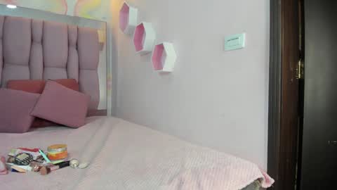 ZEPHYRA ANGELS online show from 12-31-24, 01:19