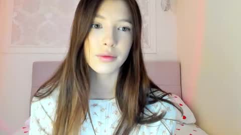 Snapshot of zerelle chatting on 02-02-26, 09:52 Ivy online show from 02-02-26, 09:52