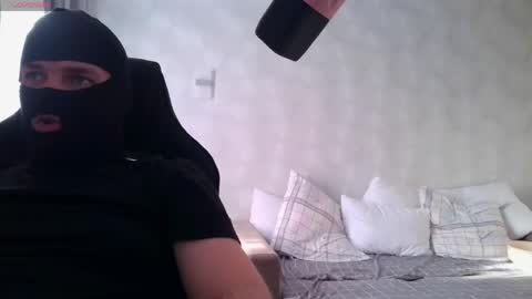 Snapshot of zeropolka18 chatting on 04-27-26, 03:10 Ru Angel online show from 04-27-26, 03:10