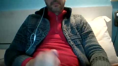 Snapshot of zeus00811 chatting on 10-25-25, 12:45 zeus online show from 10-25-25, 12:45