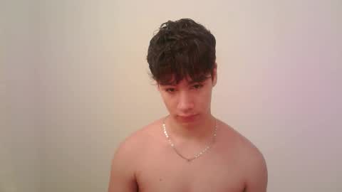 Snapshot of zeus_183 chatting on 11-09-25, 04:05 zeus_183 online show from 11-09-25, 04:05