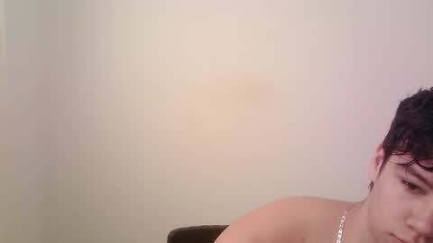 Snapshot of zeus_183 chatting on 11-16-25, 12:44 zeus_183 online show from 11-16-25, 12:44