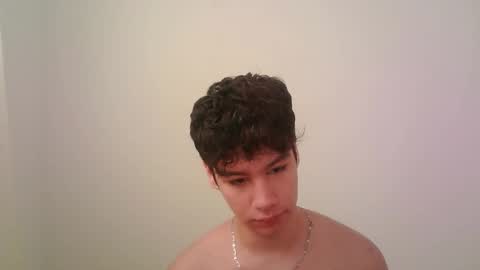 Snapshot of zeus_183 chatting on 11-17-25, 12:33 zeus_183 online show from 11-17-25, 12:33