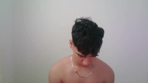 Snapshot of zeus_183 chatting on 11-23-25, 12:27 zeus_183 online show from 11-23-25, 12:27