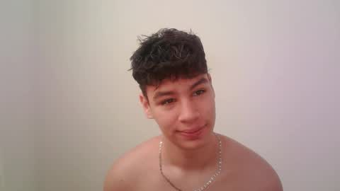 Snapshot of zeus_183 chatting on 12-04-25, 01:31 zeus_183 online show from 12-04-25, 01:31