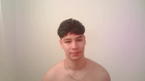 Snapshot of zeus_183 chatting on 04-05-26, 04:04 zeus_183 online show from 04-05-26, 04:04