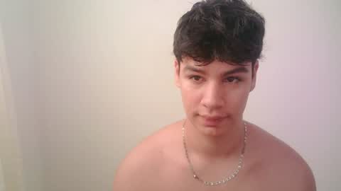 Snapshot of zeus_183 chatting on 06-17-26, 07:37 zeus_183 online show from 06-17-26, 07:37