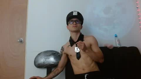 Snapshot of zeusdark19 chatting on 05-09-26, 12:10 zeus online show from 05-09-26, 12:10