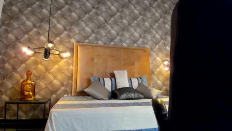 zeus online show from 01-04-25, 07:34