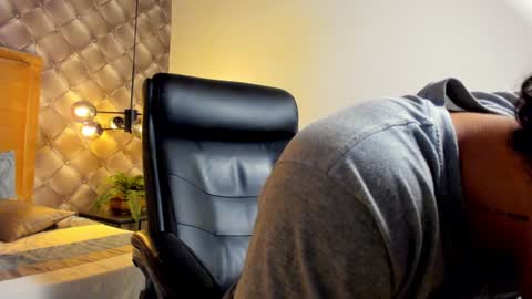 zeus online show from 01-07-25, 08:24