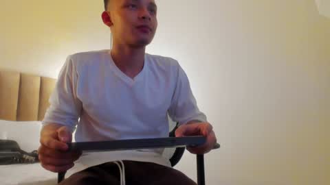 zeus online show from 01-21-25, 05:16