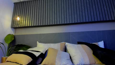 zeus online show from 02-15-25, 08:33