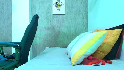 Snapshot of zhamira_21 chatting on 01-12-25, 04:00 ZHAMIRA ANDRES online show from 01-12-25, 04:00